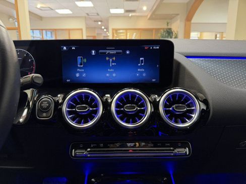 Certified 2025 Mercedes-Benz GLA 250 image 12