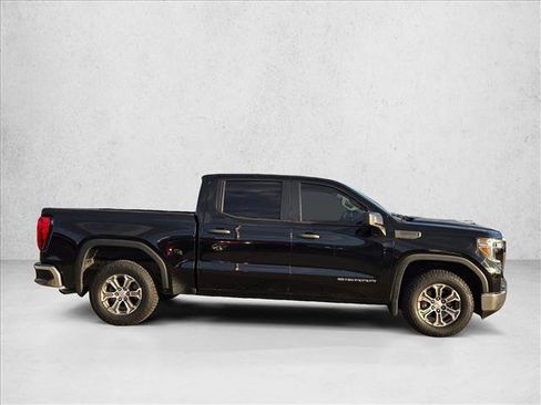Used 2021 GMC Sierra 1500 4x4 Crew Cab w/ Sierra Value Package image 4