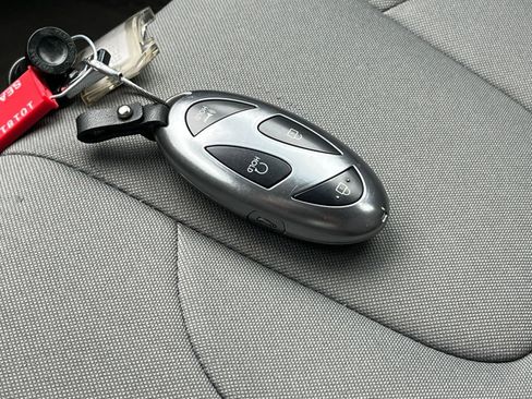 Used 2025 Hyundai Elantra SEL image 21