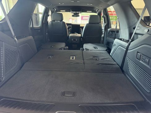 Used 2026 GMC Yukon Elevation AWD/4WD image 9