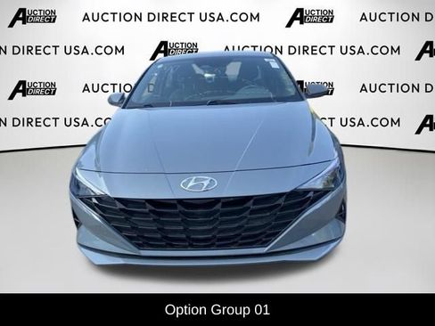 Used 2022 Hyundai Elantra SEL FWD image 2