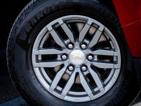 Used 2024 Chevrolet Colorado LT w/ LT Convenience Package III image 30