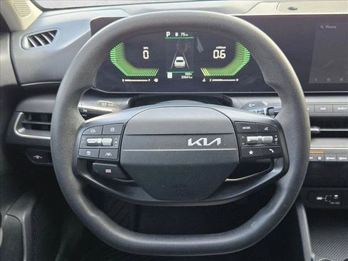 Used 2025 Kia K4 FWD image 12