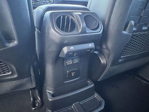 Used 2021 Jeep Wrangler Unlimited Rubicon image 12