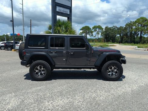 Used 2022 Jeep Wrangler Unlimited Rubicon AWD/4WD image 8