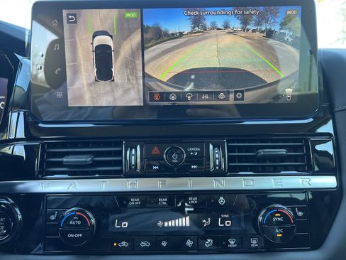 New 2026 Nissan Pathfinder SL image 5