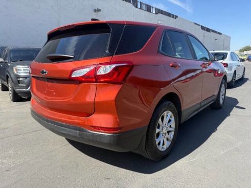 Used 2020 Chevrolet Equinox LS w/ LS Convenience Package AWD/4WD image 3