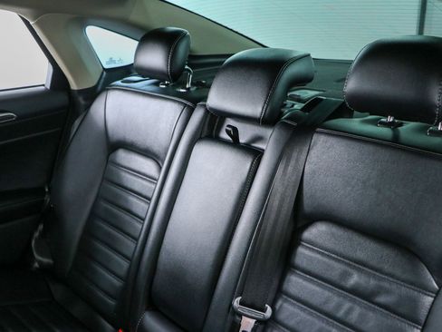 Used 2017 Ford Fusion SE w/ Fusion SE Technology Package FWD image 24