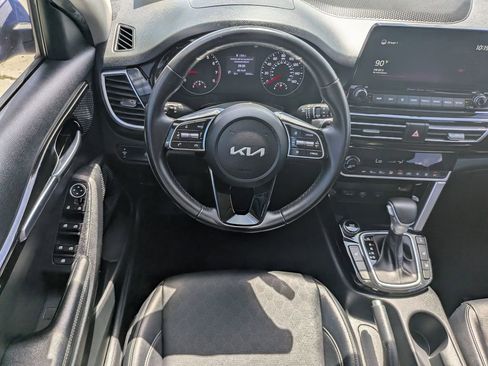 Certified 2022 Kia Seltos EX AWD/4WD image 16