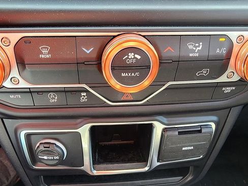 Used 2022 Jeep Gladiator Sport image 29