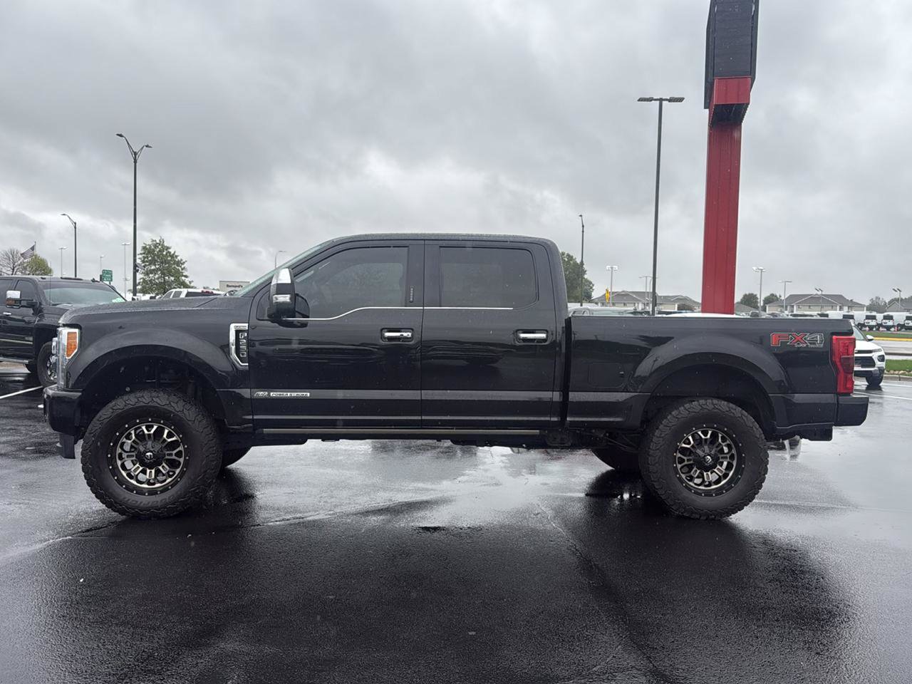 Used 2019 Ford F250 Platinum w/ FX4 Off-Road Package AWD/4WD image 2