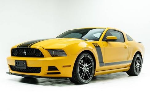 Used 2013 Ford Mustang Boss 302 w/ Boss 302 Accessory Pkg RWD image 8