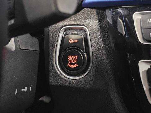 Used 2018 BMW 330i xDrive Sedan AWD/4WD image 17