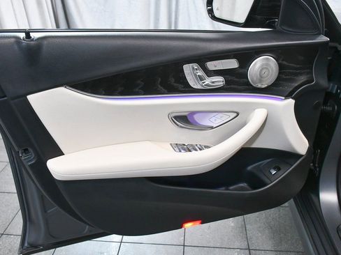 Used 2022 Mercedes-Benz E 450 4MATIC Sedan w/ Night Package image 9