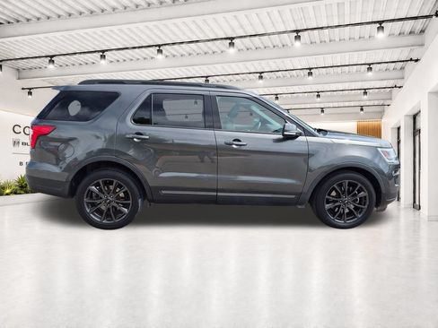 Used 2018 Ford Explorer XLT w/ Equipment Group 202A FWD image 14