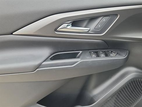 New 2026 Chevrolet Equinox EV LT image 6