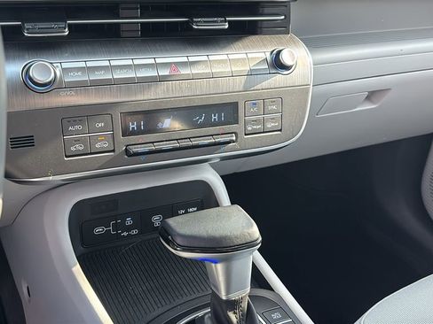 Used 2024 Hyundai Kona SEL image 20