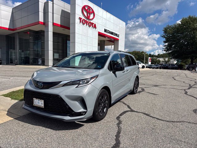 Used 2024 Toyota Sienna XSE w/ XSE Plus Package AWD/4WD image 1