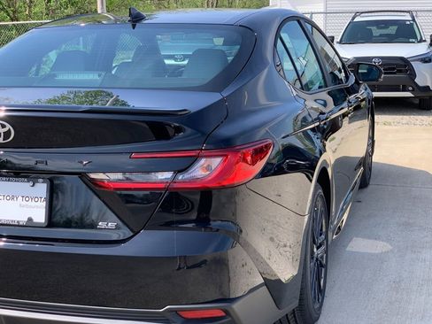 New 2026 Toyota Camry SE FWD image 32