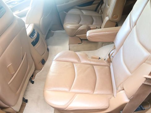 Used 2016 Cadillac Escalade Platinum AWD/4WD image 46