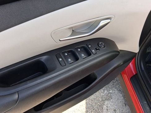 Used 2023 Hyundai Tucson SEL w/ Convenience Package image 17