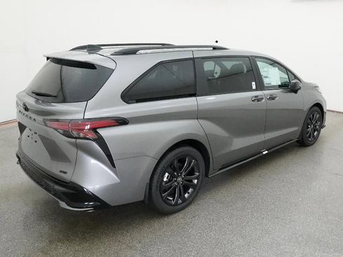 New 2026 Toyota Sienna XSE image 9