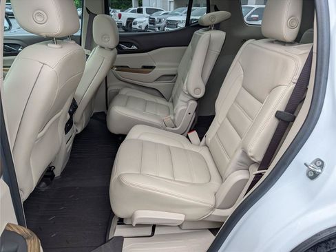 Used 2018 GMC Acadia Denali w/ Technology Package FWD image 33