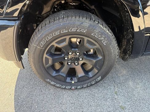 New 2026 RAM 1500 4x4 Crew Cab image 8