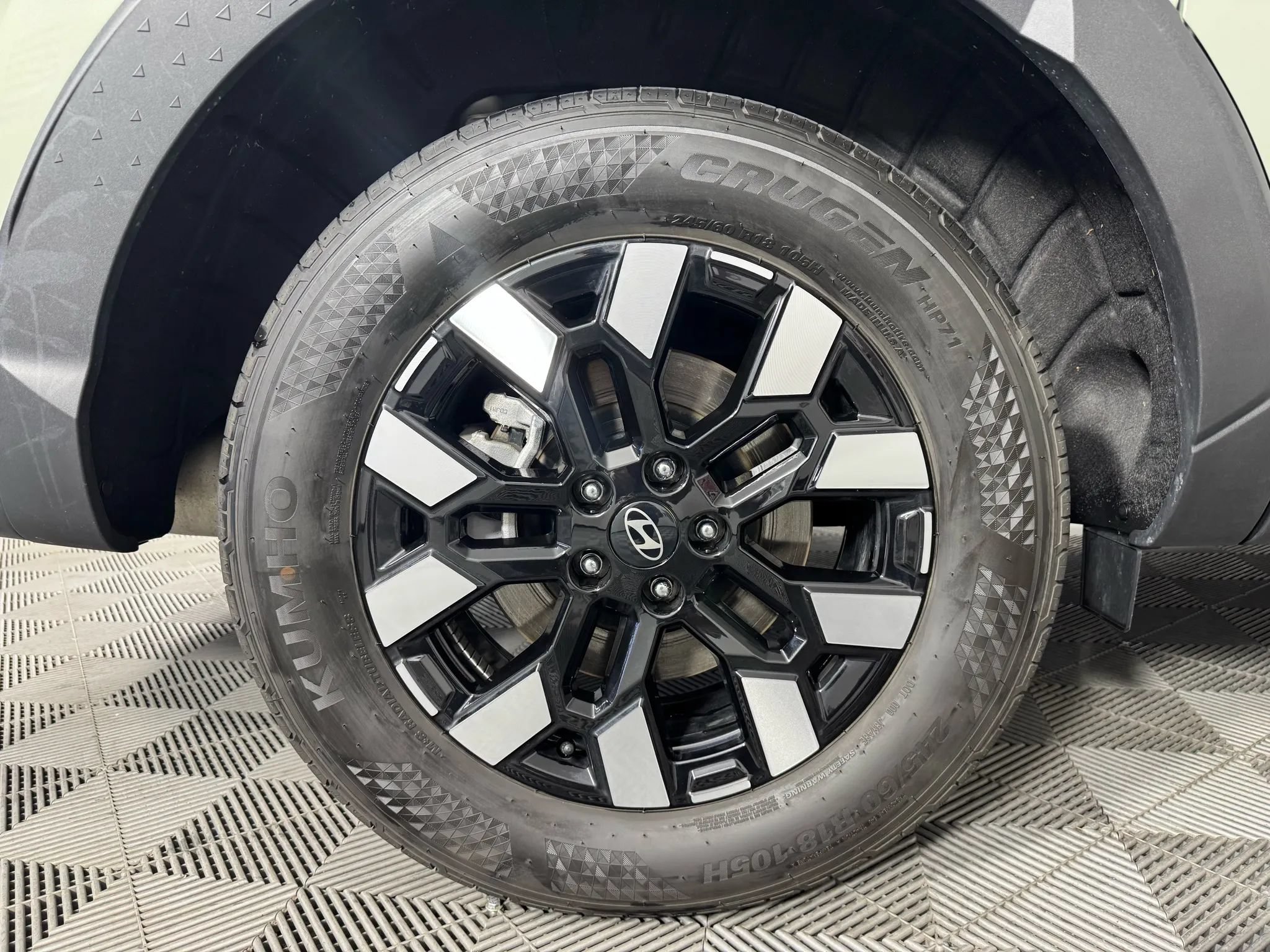 Used 2025 Hyundai Santa Cruz SE AWD/4WD image 42