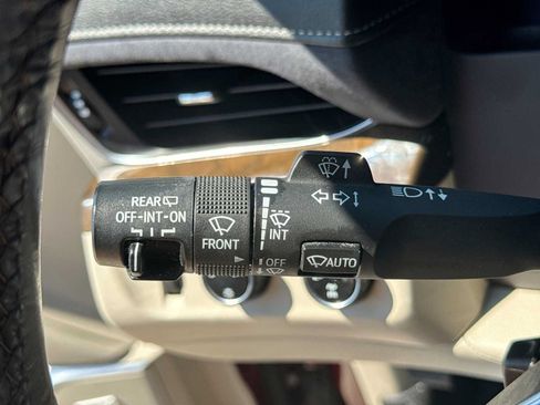 Used 2019 Cadillac Escalade Luxury w/ LPO, Radiant Package AWD/4WD image 27