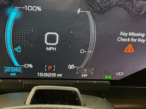 Used 2025 GMC Hummer EV 2X w/ LPO, Sport Package AWD/4WD image 13
