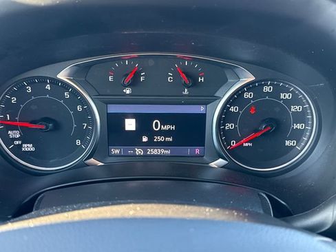 Used 2024 GMC Terrain SLE w/ Driver Convenience Package image 31