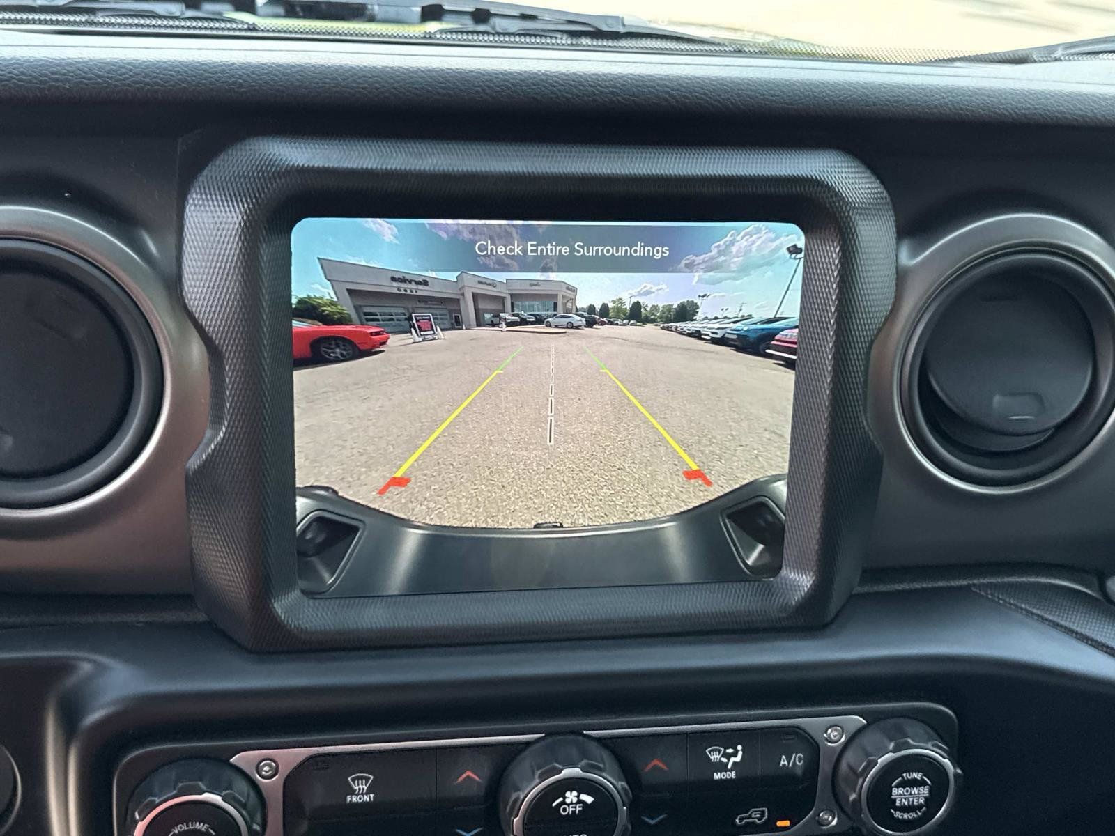 Certified 2023 Jeep Gladiator Sport AWD/4WD image 25