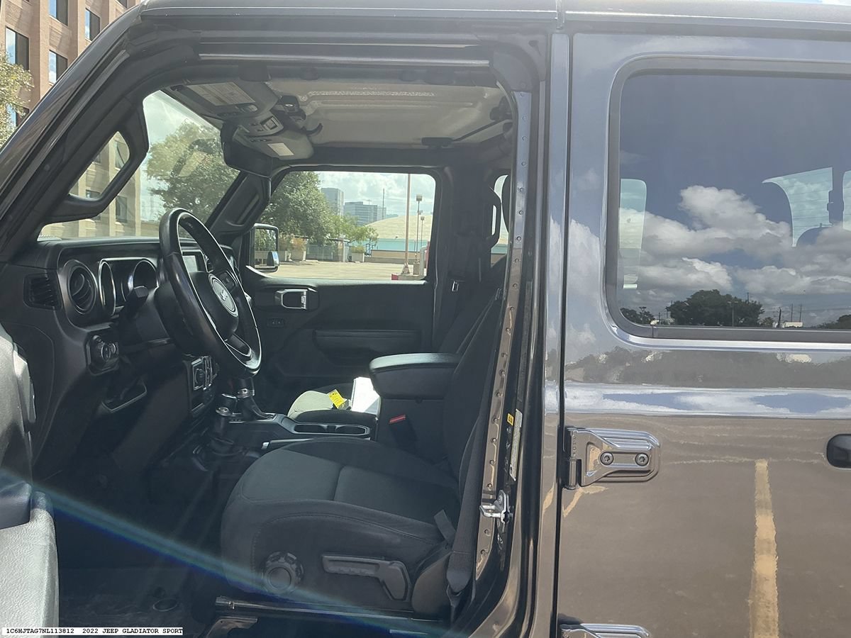 Used 2022 Jeep Gladiator Sport AWD/4WD image 8