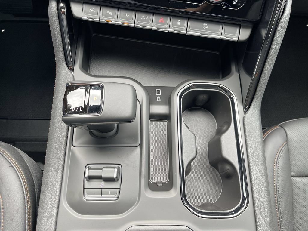 New 2026 GMC Sierra 1500 AT4 w/ AT4 Premium Package AWD/4WD image 16