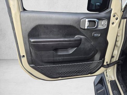 Used 2020 Jeep Gladiator Mojave AWD/4WD image 14