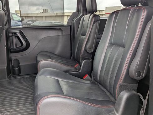 Used 2018 Dodge Grand Caravan GT image 13