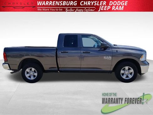 Used 2024 RAM 1500 Classic SLT AWD/4WD image 3