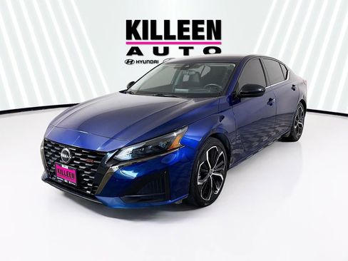 Used 2023 Nissan Altima 2.5 SR FWD image 3