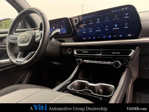 Used 2025 Chevrolet Traverse LT w/ Driver Confidence Package AWD/4WD image 32