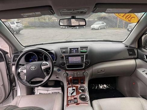 Used 2013 Toyota Highlander Limited image 7