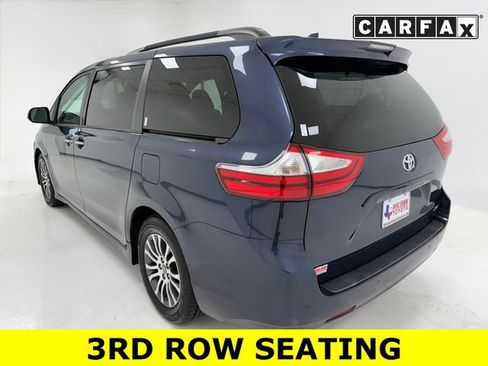 Used 2019 Toyota Sienna XLE w/ Entertainment Package FWD image 38