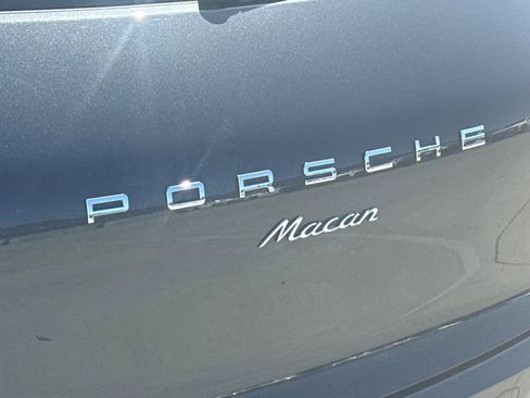 Used 2017 Porsche Macan AWD/4WD image 20