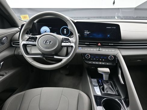 Certified 2023 Hyundai Elantra SEL w/ Convenience Package FWD image 21