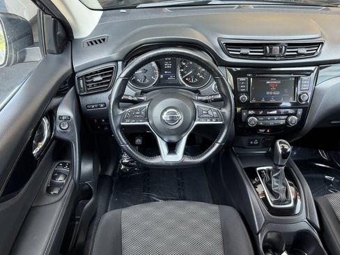 Used 2021 Nissan Rogue Sport SV image 18