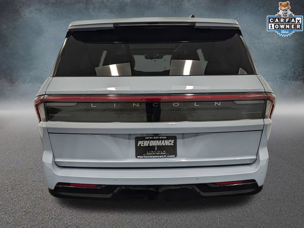 Used 2025 Lincoln Navigator Reserve AWD/4WD image 6