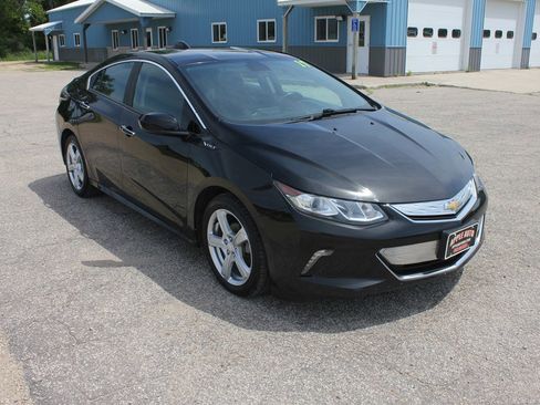 Used 2017 Chevrolet Volt LT w/ Comfort Package FWD image 3