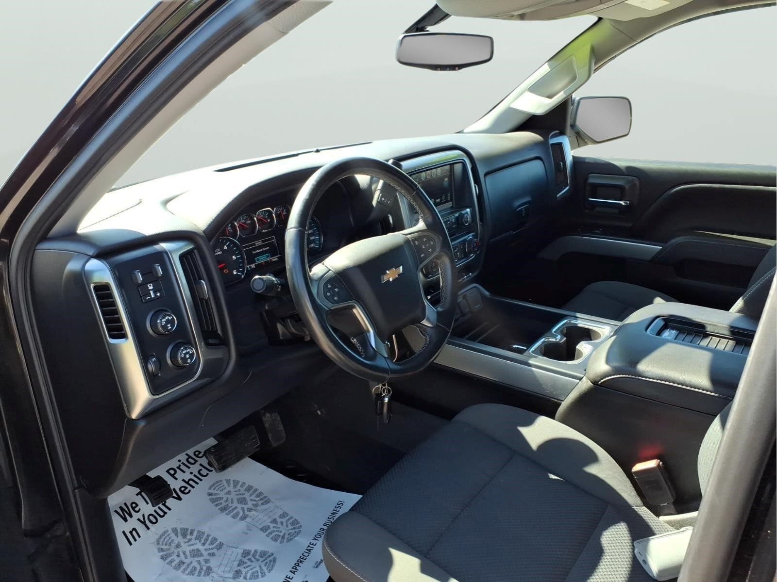 Used 2018 Chevrolet Silverado 1500 LT w/ Midnight Edition AWD/4WD image 11