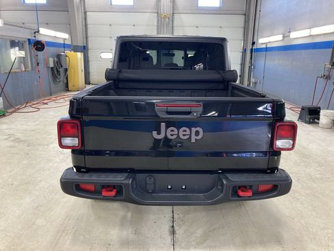 Used 2023 Jeep Gladiator Rubicon AWD/4WD image 6