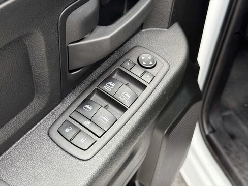 Used 2022 RAM 1500 Tradesman w/ Chrome Appearance Group RWD image 19